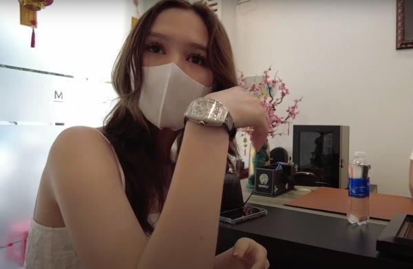 Xemesis gây tranh cãi vì nổi quạu mua đồng hồ 150 triệu cho vợ-3