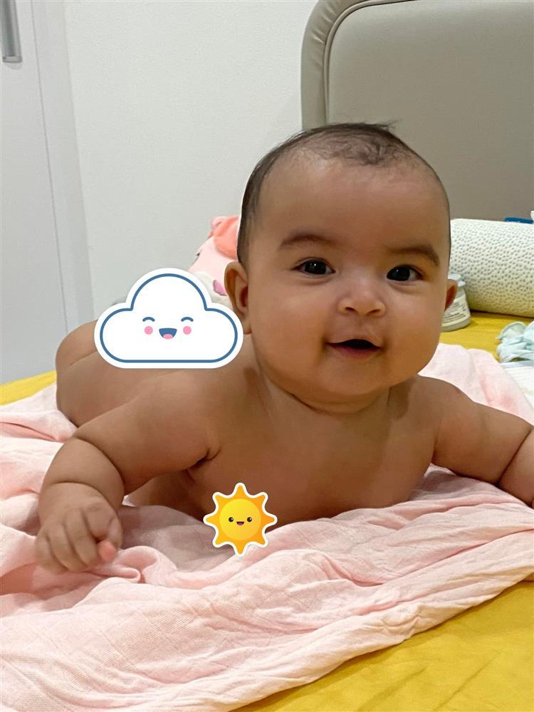 Bộ sưu tập ảnh nude cực yêu của con gái Võ Hạ Trâm-2