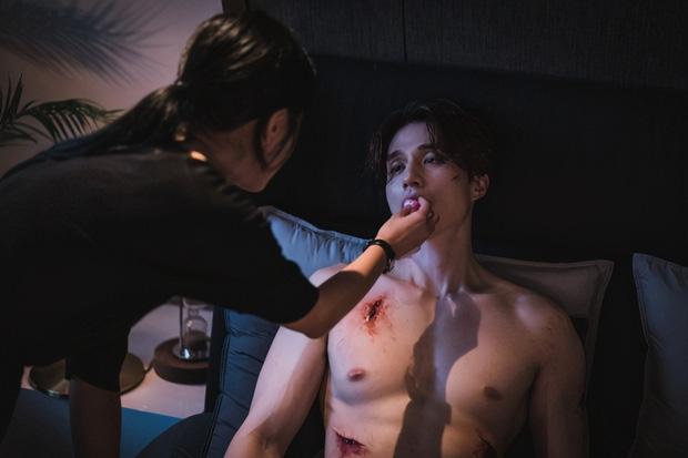 Ngắm mãi không chán body mlem của Lee Dong Wook-8