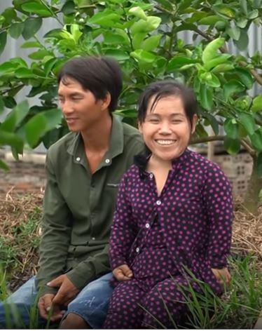 Cãi mẹ cha cưới cô gái cao 9 tấc, chú rể được trả thù lao hậu hĩnh-1