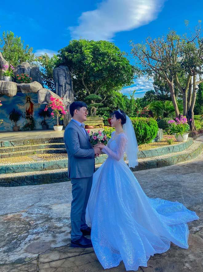 Mẹ chồng đáp trả khi cô dâu chú rể bị dè bỉu thấy gì đâu mà cưới-1