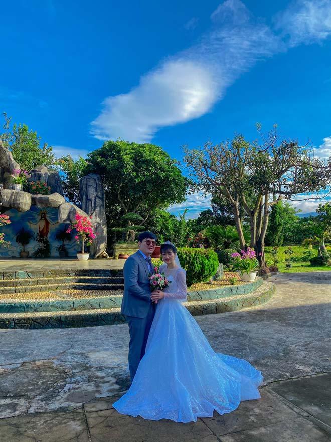 Mẹ chồng đáp trả khi cô dâu chú rể bị dè bỉu thấy gì đâu mà cưới-2