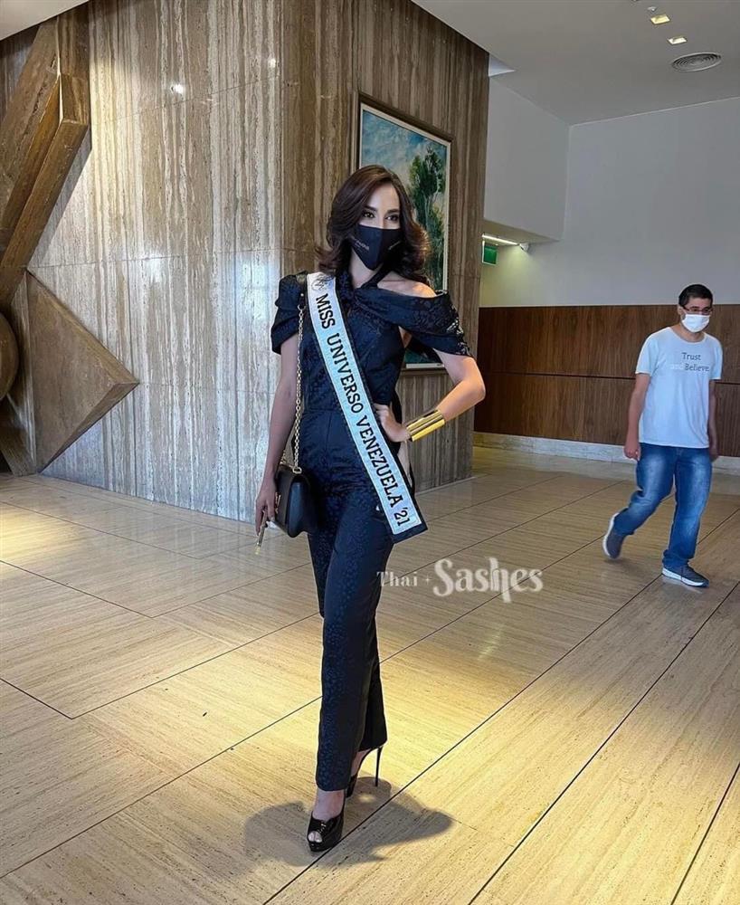 Kim Duyên bị dìm ê chề trông như 1m3 ở Miss Universe-14