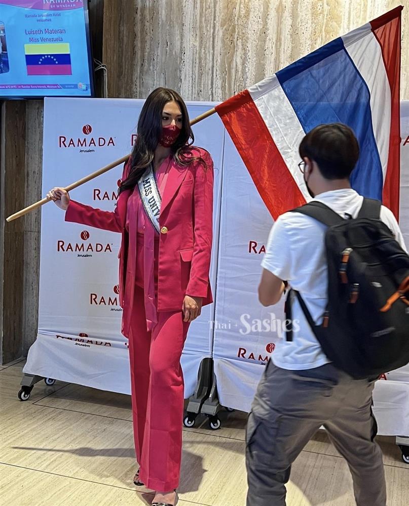 Kim Duyên bị dìm ê chề trông như 1m3 ở Miss Universe-12