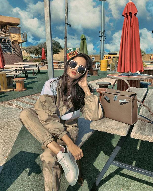 Mẹ chồng tương lai Hương Giang sở hữu toàn hàng hiệu loá mắt-9