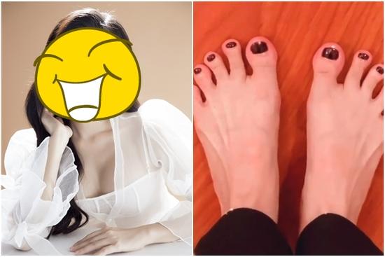 Một mỹ nhân cực lầy của Vbiz khoe bàn chân xấu 'thấy gớm'
