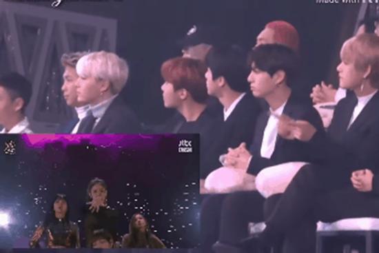Phản ứng chuẩn 'fan cứng' của BTS khi xem BLACKPINK biểu diễn