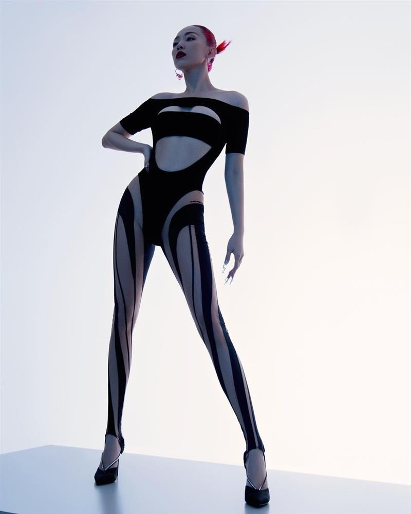 Tóc Tiên mặc bodysuit xuyên thấu quằn quại, ảnh chụp lén có ra gì?-2