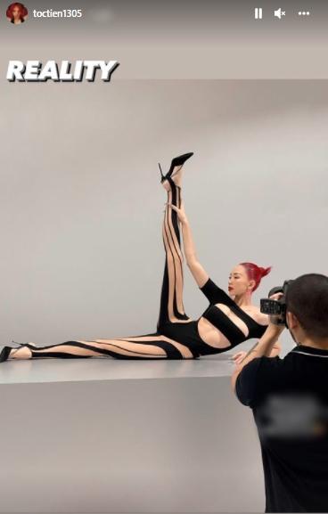 Tóc Tiên mặc bodysuit xuyên thấu quằn quại, ảnh chụp lén có ra gì?-6