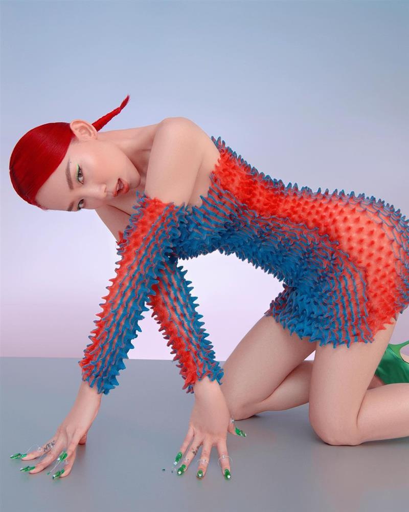 Tóc Tiên mặc bodysuit xuyên thấu quằn quại, ảnh chụp lén có ra gì?-7