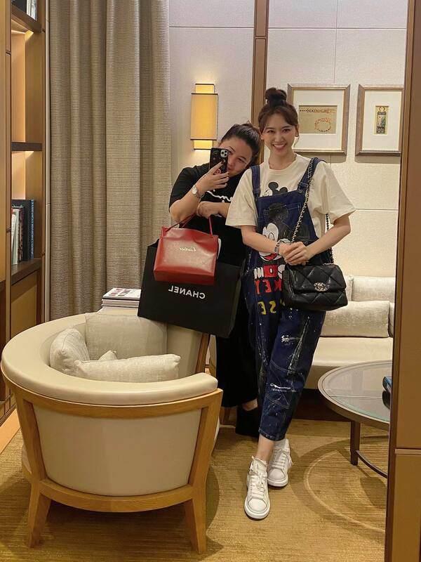 Sao Việt mặc quần yếm: Người đẹp miễn chê, kẻ như chúa hề-6