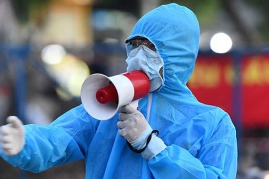 KHẨN: Hà Nội tìm người đến trường học, chợ Đồng Xuân liên quan F0