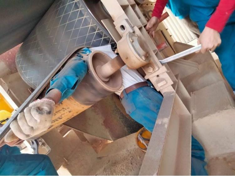 Ám ảnh công nhân bị cuốn người vào máy khi đang làm việc ở xưởng-1