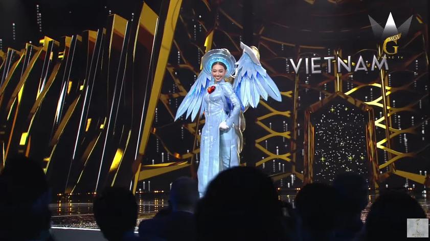 Thùy Tiên đang thi thì gãy cánh, may vớt lại nhờ thần thái đỉnh kout-4