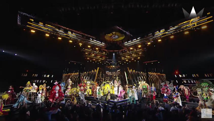 Thùy Tiên đang thi thì gãy cánh, may vớt lại nhờ thần thái đỉnh kout-10