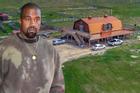 Kanye West bán điền trang và 7 ôtô để chuyển về sống gần Kim
