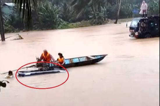 Bình Định: Mưa lũ khiến hơn 23.000 nhà ngập nặng, 4 người thương vong