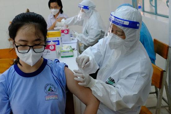 Vaccine - lá chắn Covid-19 học đường