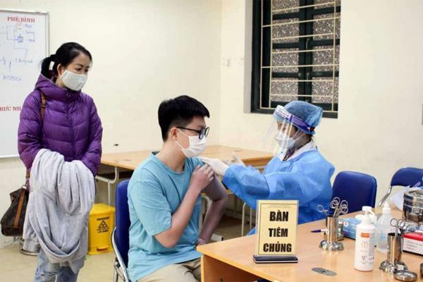Hà Nội tạm ngừng tiêm vắc xin cho học sinh cấp 2 trước thông tin gia hạn-1