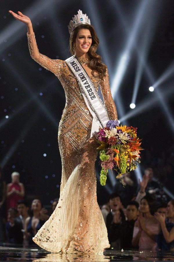Thí sinh Siberia diện đầm của NTK Việt tại Miss Grand 2021-4