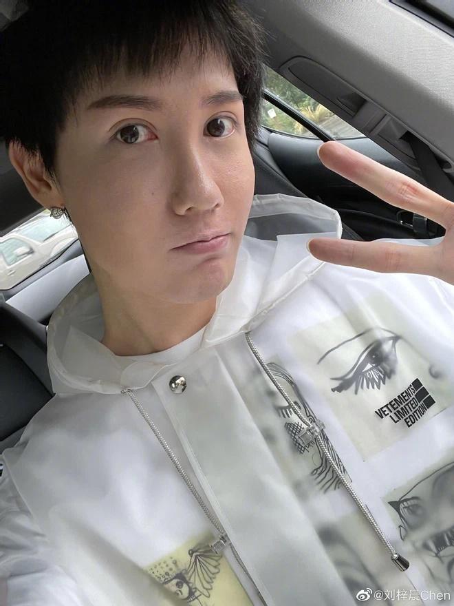 Ngỡ ngàng ngoại hình hot boy mặt rắn sau 7 năm dao kéo-5