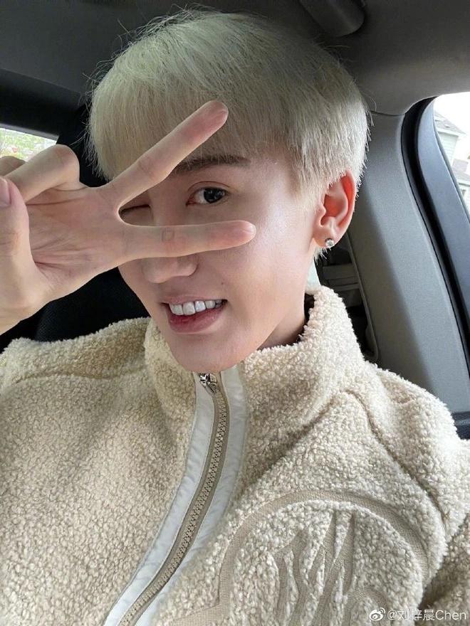 Ngỡ ngàng ngoại hình hot boy mặt rắn sau 7 năm dao kéo-6