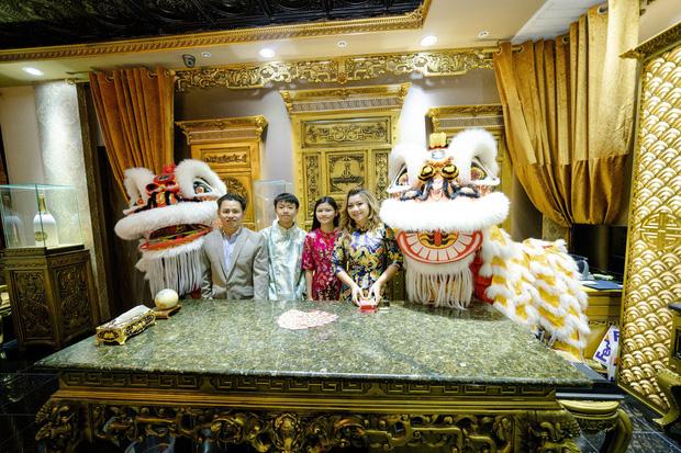 Chân dung người vợ kín tiếng, nóng bỏng của Johnny Đặng-3