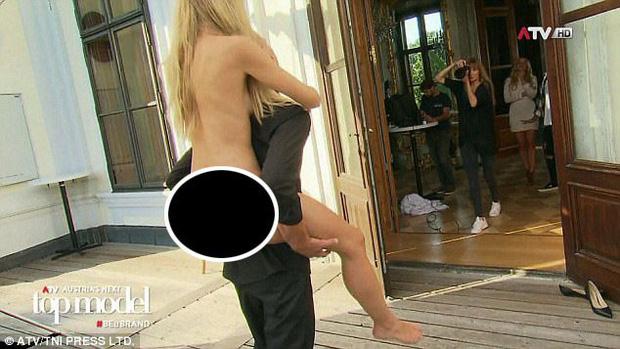 Next Top Model từng bị ném đá thậm tệ vì bắt thí sinh chụp nude 100%-4