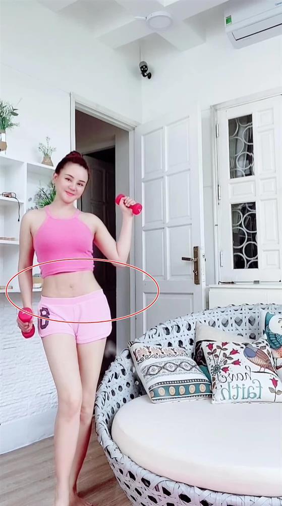 Vy Oanh về dáng sau sinh nhờ thủ thuật bóp méo vạn vật!-1