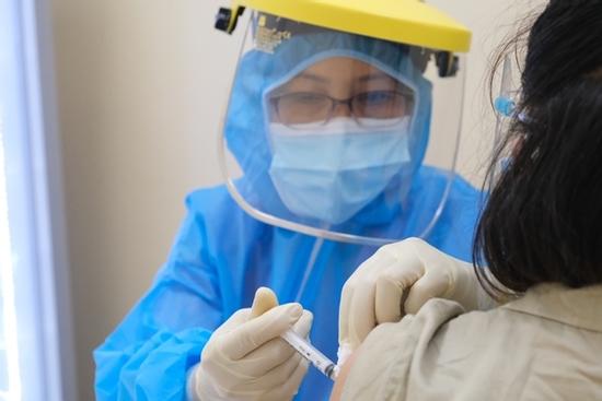 Việt Nam tiêm liều 3 vaccine Covid-19 từ tháng 12, cho phép tiêm trộn