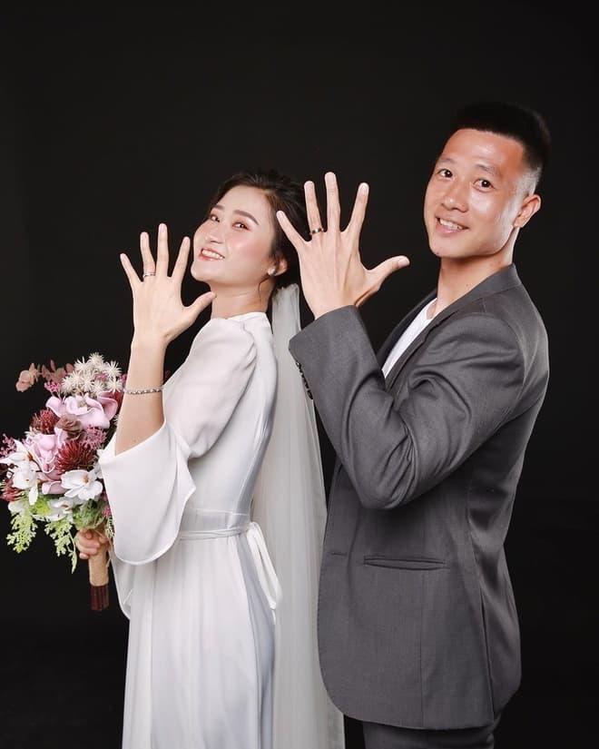Vợ sắp cưới cầu thủ Huy Hùng phản hồi tin chồng gọi gái về chơi-1