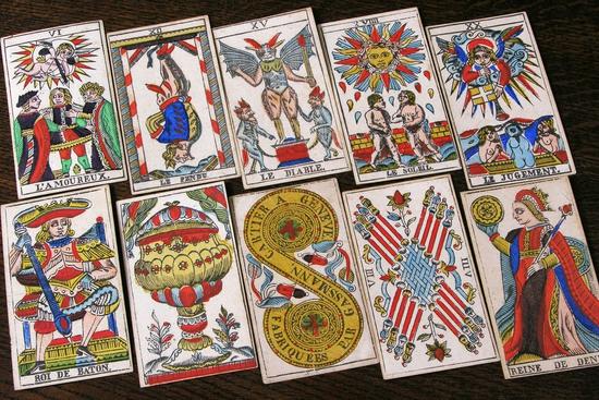 Bói bài Tarot thứ 7 ngày 4/12/2021: Cố chấp làm đồng nghiệp bất mãn
