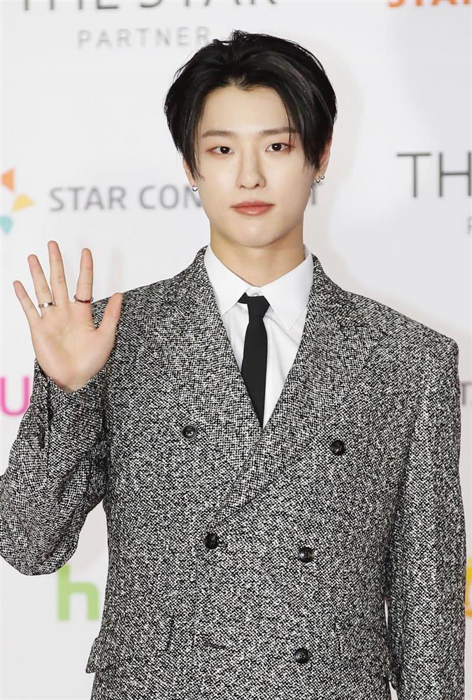 Thảm đỏ AAA 2021: Han So Hee lộng lẫy, Song Ji Hyo khác lạ-12