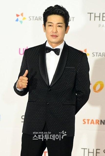 Thảm đỏ AAA 2021: Han So Hee lộng lẫy, Song Ji Hyo khác lạ-14