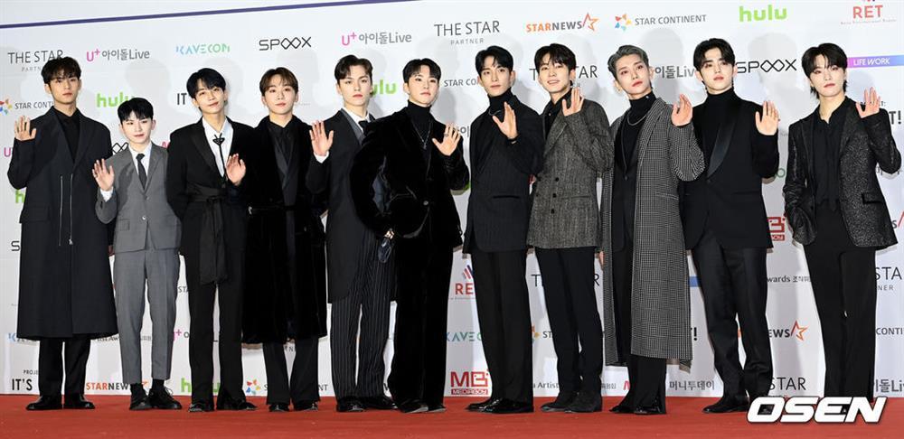 Thảm đỏ AAA 2021: Han So Hee lộng lẫy, Song Ji Hyo khác lạ-15