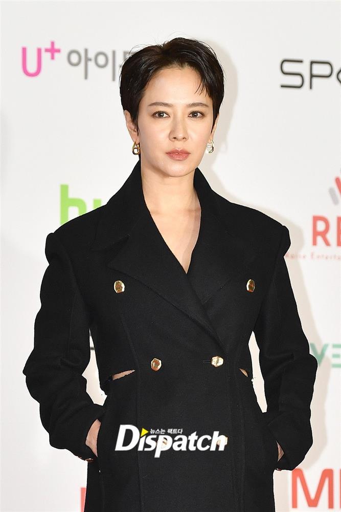 Thảm đỏ AAA 2021: Han So Hee lộng lẫy, Song Ji Hyo khác lạ-5