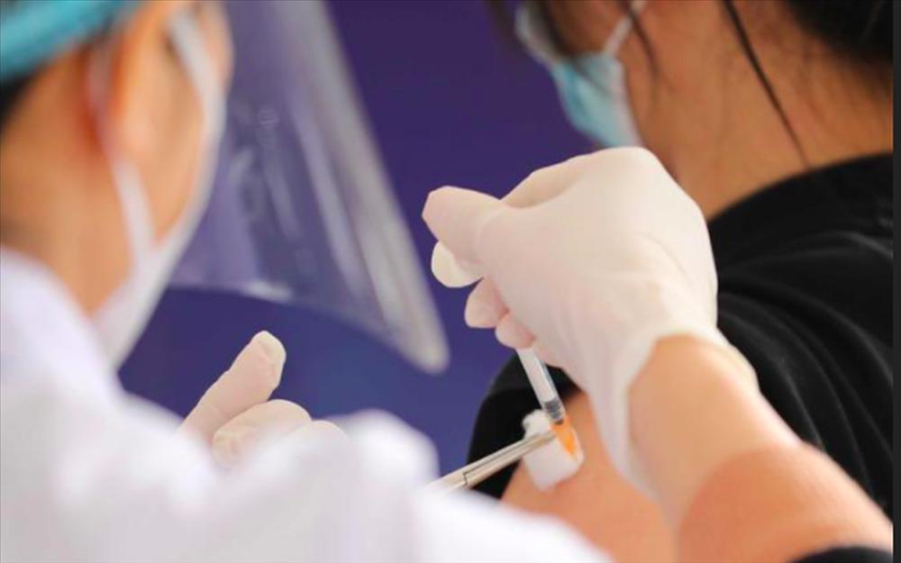 Nữ sinh Bắc Giang sốc phản vệ sau tiêm vaccine Covid-19 giờ ra sao?-1