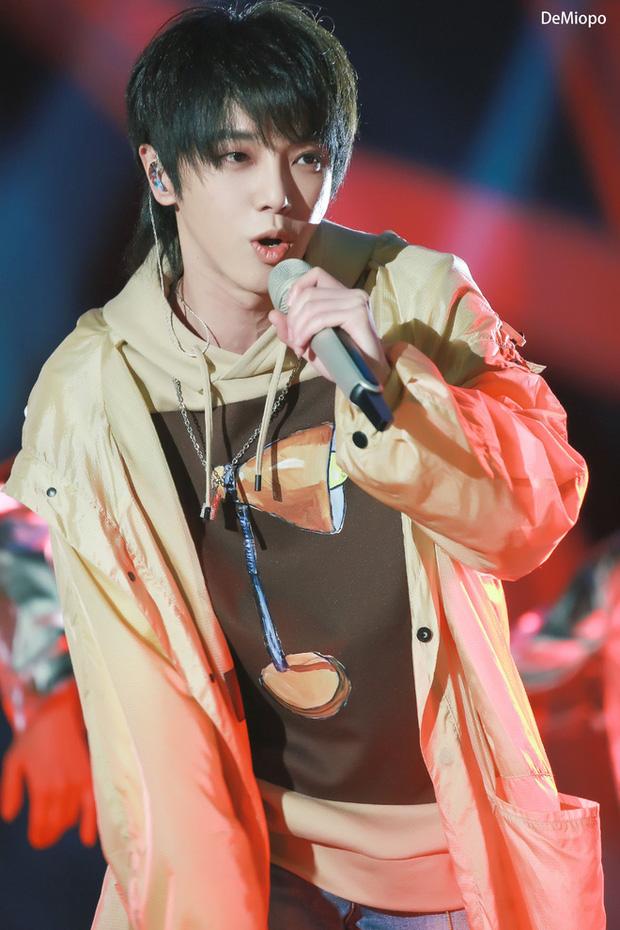 Hoa Thần Vũ bị chê diện mạo bà thím vì bắt chước G-Dragon-1