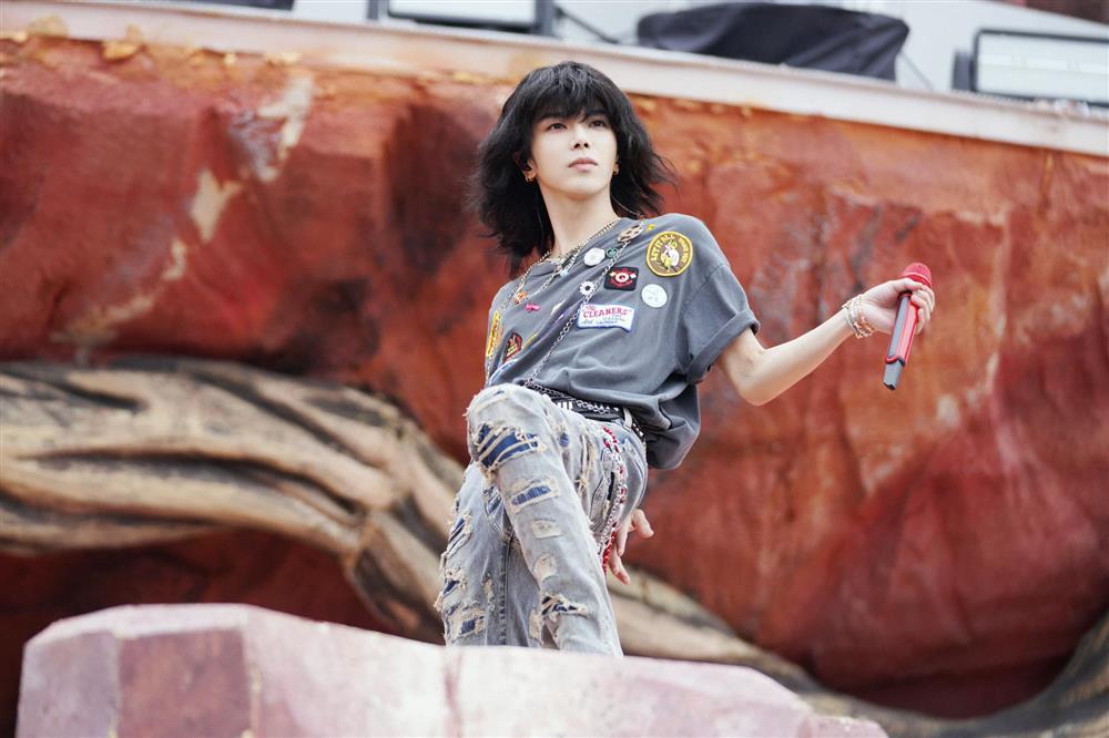 Hoa Thần Vũ bị chê diện mạo bà thím vì bắt chước G-Dragon-4