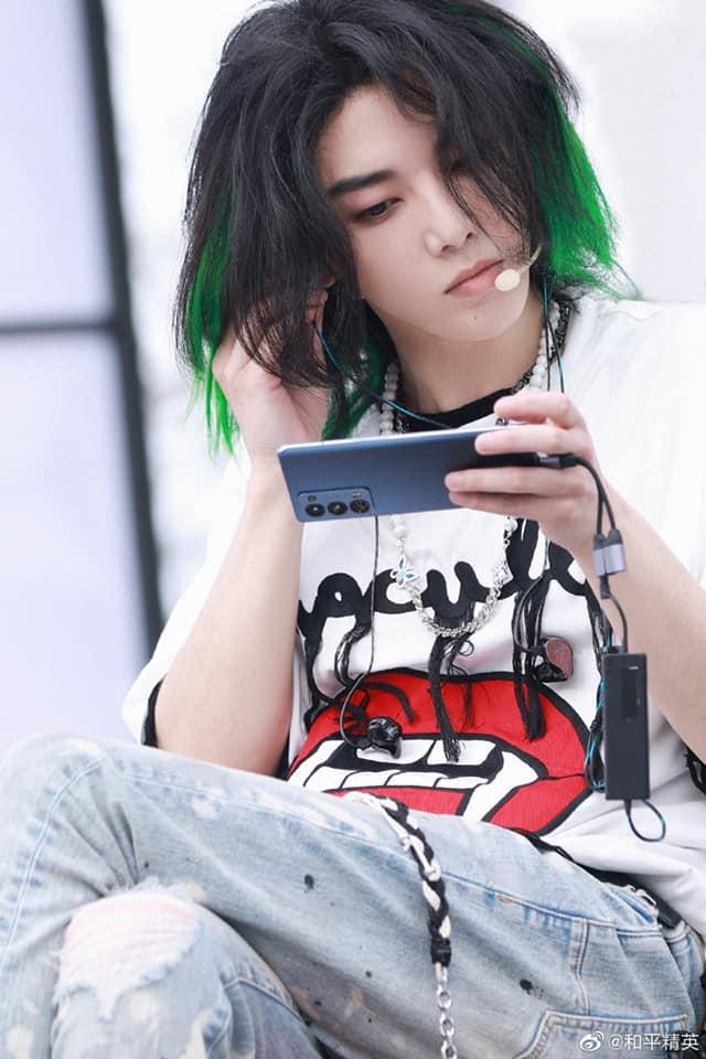 Hoa Thần Vũ bị chê diện mạo bà thím vì bắt chước G-Dragon-6