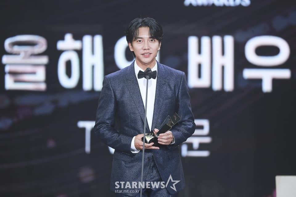 AAA 2021: Lee Jung Jae thắng Daesang, Cha Eun Woo diễn đơ vẫn nhận giải truyền cảm-4