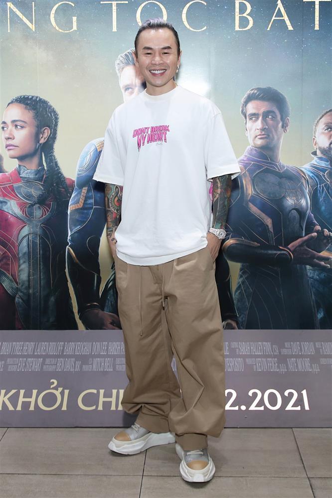 Binz cười tít mắt cùng team Rap Việt mùa 1 ra mắt bom tấn Eternals-2