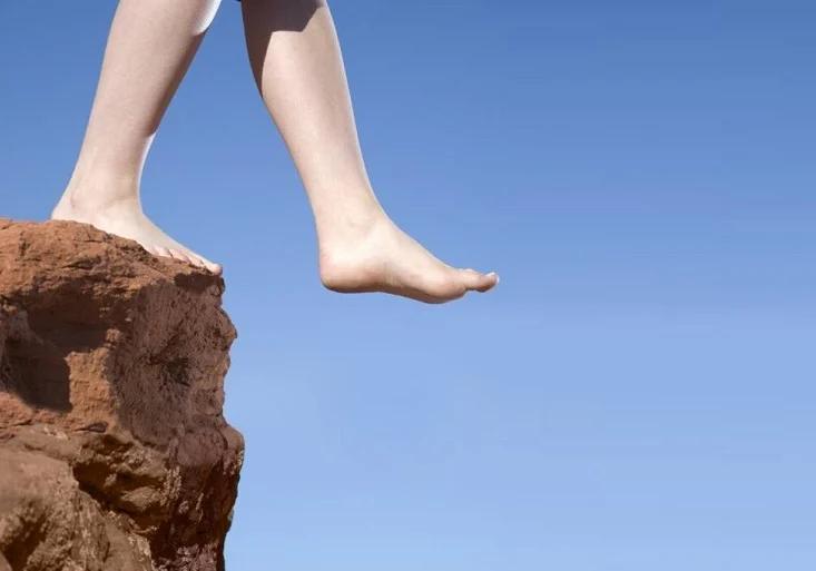 Ngủ mơ thấy vực sâu là điềm báo gì? Lành hay dữ?-2