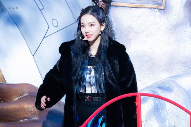 Karina (aespa) sốc visual khi dự lễ trao giải, rộ nghi vấn dao kéo-8