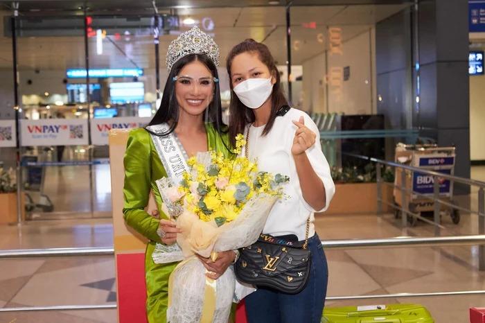 HHen Niê lên tiếng khi Kim Duyên bị chê già xấu ở Miss Universe-10