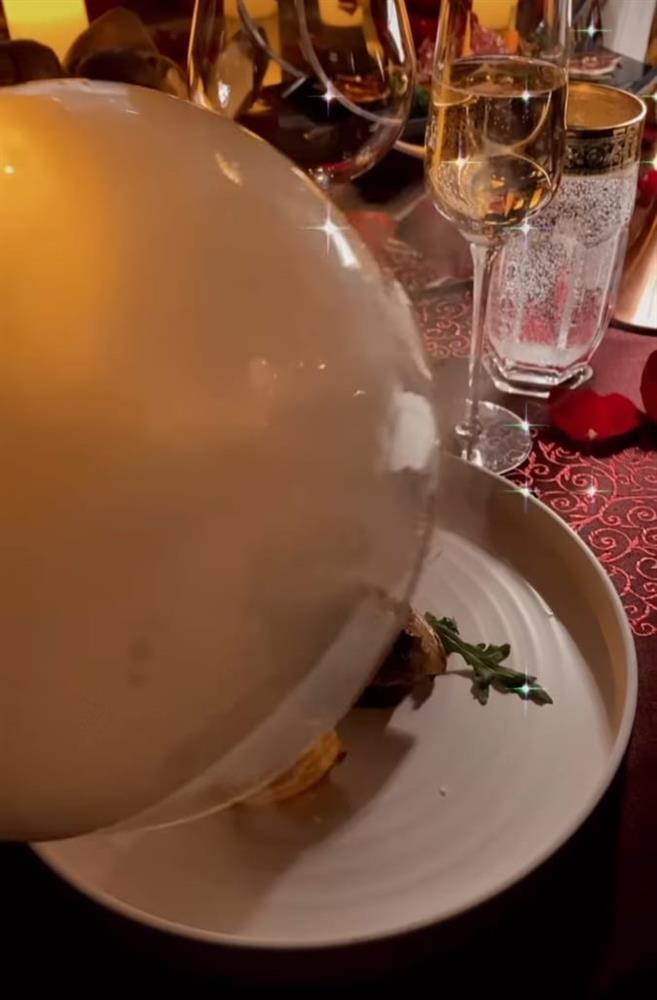 Tiệc kỷ niệm cưới chuẩn đại gia của vợ chồng Á hậu Thanh Tú-5