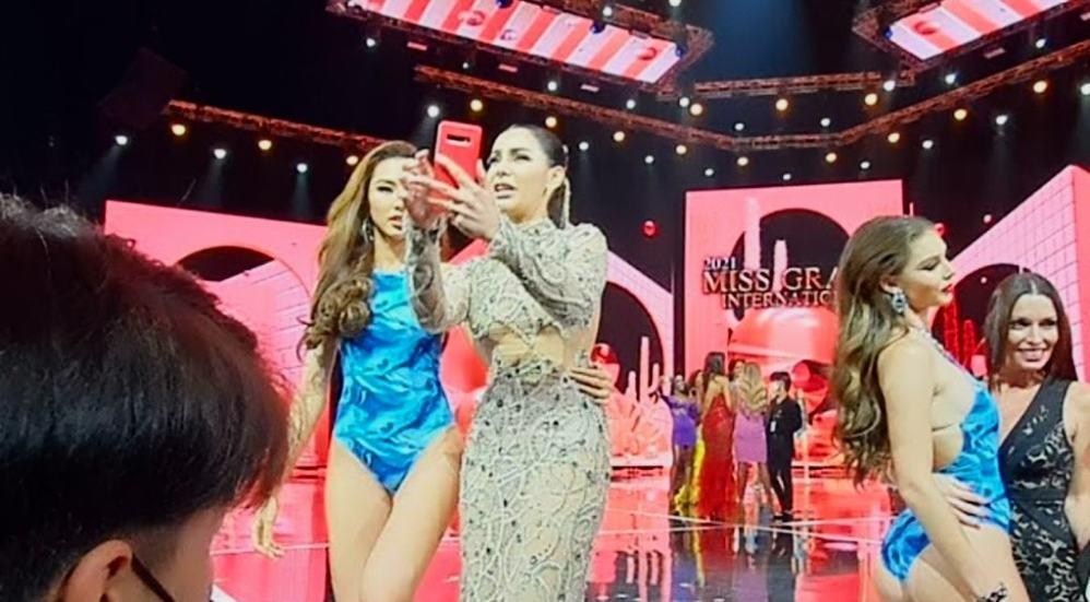 Thùy Tiên được trao vương miện Miss Grand International 2021-5