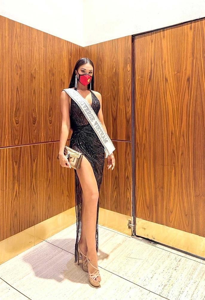 Kim Duyên đồ hiệu ê hề tại MU 2021 nhưng toàn hàng xài lại-3