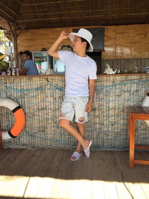 Sao nam Vbiz mặc quần short và đi dép tổ ong nhập hội... đánh golf!-5