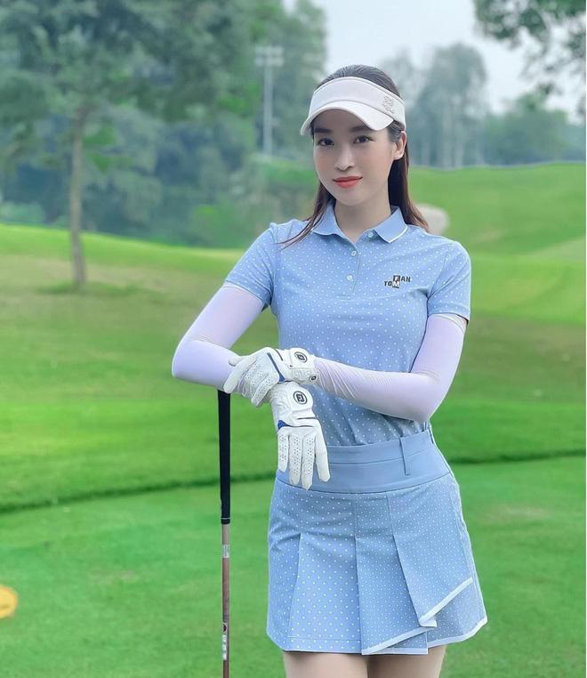 Sao nam Vbiz mặc quần short và đi dép tổ ong nhập hội... đánh golf!-6